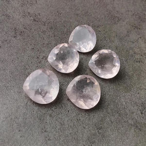 Quartz rose véritable, taille facetée, forme cœur, pierre précieuse calibrée, pour la fabrication de bijoux, toutes tailles disponibles - Product Image 5