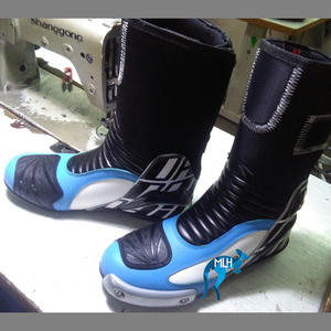 Bottes de moto en cuir pour hommes, design unique et tendance, qualité supérieure, doublure en mesh respirant, style course, ventilées, blanches - Product Image 5