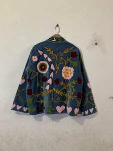 Chaqueta de terciopelo Suzani bohemia de lujo hecha a mano con bordado floral de corazón, estilo étnico vintage, ropa de abrigo de primavera. - Product Image 4
