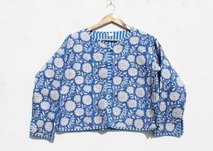 Chaqueta de algodón con estampado de bloques a mano, chaqueta acolchada de algodón con estampado Kantha hecha a mano, chaqueta para mujer - Product Image 5