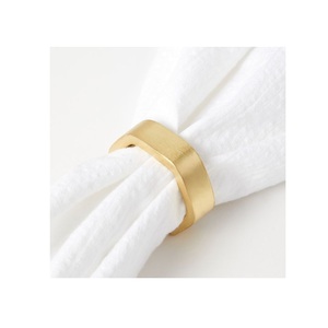Ronds de serviette en métal contemporains aux profils distinctifs pour tables de dîner, réceptions, fêtes, repas en famille et événements - Product Image 1