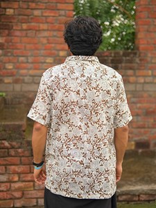 เสื้อเชิ้ตผ้าฝ้ายผู้ชายทำมือ ลายพิมพ์ดอกไม้แบบดั้งเดิม ระบายอากาศได้ดี เหมาะสำหรับใส่ลำลองในฤดูร้อน - Product Image 5