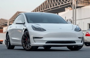 La Model 3 Performance - Product Image 6