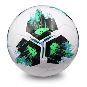 Balón de fútbol de buena calidad a precio económico. Fabricante con impresión de logotipo personalizado. Balón de fútbol pakistaní deportivo. Tamaño 5. Enrollado a máquina. - Product Image 3