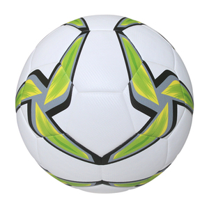 Ballon de football de performance taille 5 durable en gros pour l'entraînement et les matchs, logo personnalisé, utilisation toutes saisons, contrôle et vol améliorés - Product Image 3