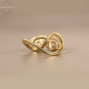 Bague de luxe en or jaune avec deux diamants, style Infinity Bypass, pour fiançailles, mariage, cadeau, fournisseur de bijoux pour femmes - Product Image 3