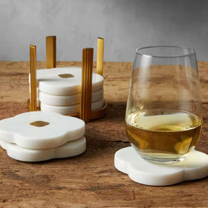 ชุดจานรองแก้วหินอ่อนระดับพรีเมียมพิเศษ พร้อมแผ่นรองกันรอยและฐานรองเข้าชุด เพื่อการปกป้องพื้นผิวโต๊ะอย่างหรูหรา - Product Image 1