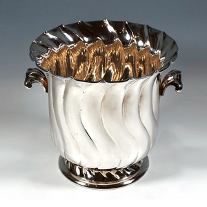 Cubo de hielo vintage plateado con asas, enfriador de champán con diseño acanalado en espiral, pedestal, urna, pieza de lujo para mesa - Product Image 3