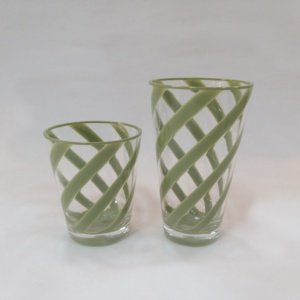 Vaso de Agua Moderno en Espiral de Plástico Irrompible para Beber al Aire Libre Junto a la Piscina - Product Image 5