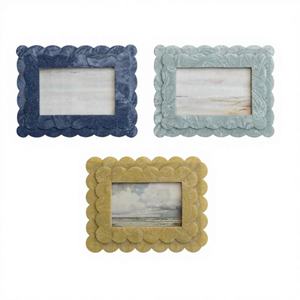 Colección de Marcos de Fotos de Madera con Borde Festoneado Hechos a Mano en Tonos Pastel Suaves, Exhibición Decorativa Elegante - Product Image 1