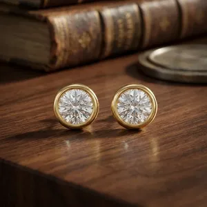 Boucles d'oreilles clous en diamant de laboratoire, taille brillant rond, serti clos, or massif 18 carats, bijoux fins, design personnalisé - Product Image 2