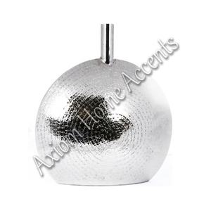 Jarrón de gres sofisticado con diseño moderno, perfecto para entornos elegantes de hogar y Jardín de Axiom Home Accents - Product Image 4