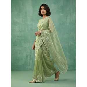 Sari en soie pure Chanda Elite Weaves avec broderie florale élégante, travail Schiffli Resham Zari et bordure ajourée pour mariages - Product Image 5