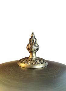 ถังขยะโลหะสีทองด้านสไตล์วินเทจ ดีไซน์ทันสมัย เหมาะสำหรับใช้ในบ้าน สำนักงาน ห้องนอน ห้องน้ำ ห้องนั่งเล่น และตกแต่ง - Product Image 5