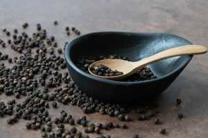 Pimienta Negra en Polvo Granulada de la Mejor Calidad al Mejor Precio, Pimienta Negra Triturada 550GL, Condimento Premium para Carne de Res - Product Image 4