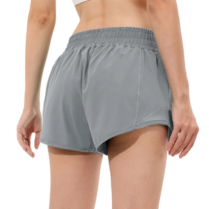 Shorts de course pour femmes avec logo personnalisé du fabricant OEM, vente en gros, shorts de sport taille haute pour femmes avec poche zippée - Product Image 2