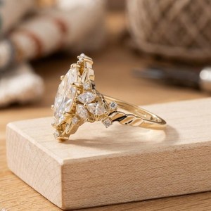 Bague de fiançailles en or massif 10K 14K 18K avec diamant de laboratoire taille marquise et taille ronde, couleur DEF, clarté VS VVS, certifiée IGI, vente en gros - Product Image 4