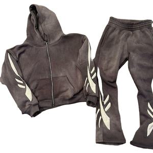 Fabricación de Ropa Deportiva Personalizada de Alta Calidad, Chándales de Color Sólido para Hombre, con Cremallera y Estampado Serigrafiado - Product Image 3