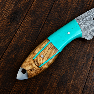 Cuchillo de caza estilo vaquero de 9 pulgadas de grado industrial con mango de madera con vetas azules turquesa, hoja de acero de Damasco y funda de cuero marrón OEM - Product Image 3