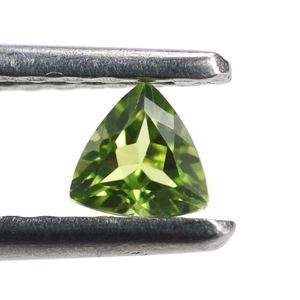 Quartz vert naturel 4 mm, facetté en forme de trilène, qualité AAA, 100 % pur, pierre calibrée non montée pour la fabrication de bijoux - Product Image 3