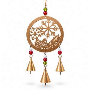 Ornement métallique emblématique en forme de clochette avec découpes en étoile, texture martelée et anse de suspension en corde de jute naturelle - Product Image 3