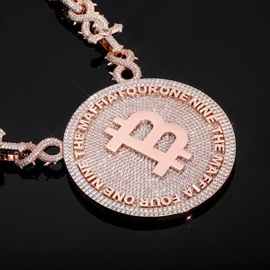 Collier ras du cou pour homme, pendentif rond style hip-hop, plaqué or rose, entièrement serti de pierres, finition argent rhodié - Product Image 4