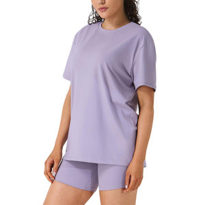 Conjunto Deportivo de 2 Piezas para Mujer, Diseño a Rayas, Camiseta y Pantalones Cortos por Encima de la Rodilla, Ropa Deportiva para Tenis, Logotipo Personalizado, Nueva Llegada 2026 - Product Image 4