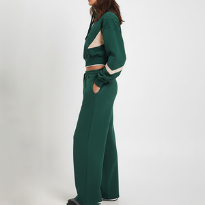 Ensemble de survêtement personnalisé pour femmes, deux pièces, sweat à capuche zippé court et pantalon évasé, avec logo, survêtement élégant pour femmes - Product Image 5