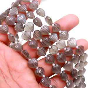 Perles de pierre de lune grise naturelle sculptées en forme de cœur 9-10MM, perles de pierres précieuses sculptées à la main pour la fabrication de bijoux - Product Image 6