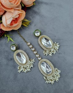 Ensemble de bijoux de mariée indiens plaqué or antique, avec boucles d'oreilles ethniques de luxe en zircon cubique et perles, et ensemble Tika, pour femmes, fabricants - Product Image 1