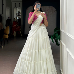 ชุดเลเฮนกาโชลีงานปักลายทันสมัยสำหรับงานปาร์ตี้  สำหรับผู้หญิง  มีความต้องการสูง  จากซัพพลายเออร์ชาวอินเดีย - Product Image 1