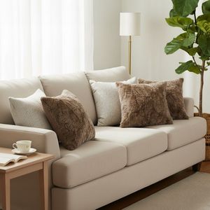 LuxeFur Ensemble de 5 taies d'oreiller en lin floral marron et beige neutre, housses confortables et élégantes pour canapés et lits de salon - Product Image 2