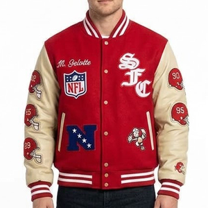 Blouson universitaire homme rouge et crème de haute qualité, le plus recherché, avec blocs de couleur, patchs NFL brodés et manches en cuir - Product Image 1