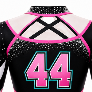 Ensemble d'uniformes de pom-pom girls personnalisés haut de gamme avec haut et jupe sublimés, vêtements de performance pour l'esprit d'équipe pour les écoles, les clubs et les équipes - Product Image 4