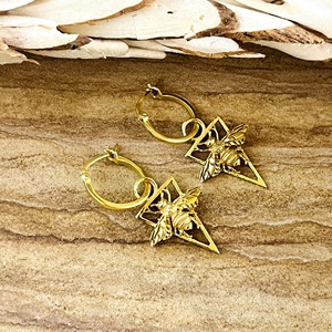 Último Diseño Pendientes de Aro Boho con Abeja, Pendientes Tribales de Latón para Mujer, Joyería Colgante de Abeja Chapada en Oro de 18k, Aros Geométricos al por Mayor/OEM - Product Image 6
