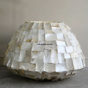 Macetero Decorativo Moderno de Acero Inoxidable, Forma Redonda, Acabado Dorado y Negro, para Hogar y Jardín - Product Image 5