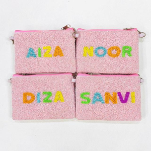 Bolsos cruzados personalizados con nombre esmaltado y cadena de cuentas, rosa brillante, regalo de cumpleaños, multicolor con cuentas, de MD HANDICRAFTS - Product Image 1
