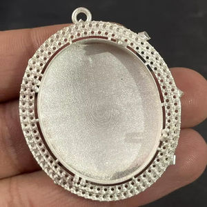 Colgante de Plata de Ley 925 de Gran Tamaño con Engaste de Garras para Hombre y Mujer, Joyería de Moda al por Mayor, de Gran Peso para Reventa en Boutiques - Product Image 1