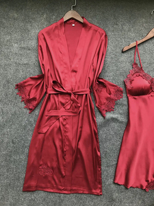 ชุดนอนซีทรูสำหรับผู้หญิง แขนเสื้อทรงทรัมเป็ตประดับขนนก ชุดนอนยาวหรูหรา ชุดนอนยั่วยวนใจ - Product Image 3