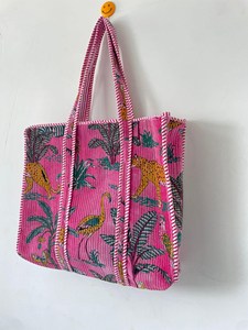 กระเป๋าโท้ทสีชมพูทันสมัยลายควิลท์ พร้อมลายพิมพ์ลายเสือดาวและนกฟลามิงโกแบบแฮนด์บล็อก สไตล์โบฮีเมียน กระเป๋าถือแบบเปิดด้านบนสำหรับผู้หญิง - Product Image 5