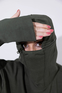 Ensemble personnalisé pour femmes, sweat-shirt à capuche en polaire et pantalon large, logo personnalisé imprimé, coupe ample décontractée, à porter toute l'année - Product Image 3