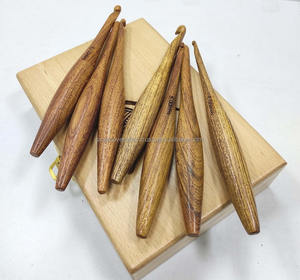 Ensemble d'aiguilles à crocheter en bois naturel pour le fil et les projets de bricolage - Product Image 4