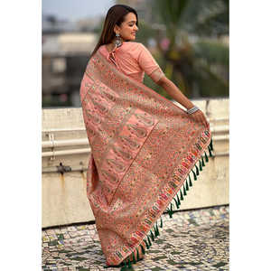 Sari Étnico de Seda Cachemir con Pashmina Color Durazno, Tejido con Hilo Zari y Borde Zari, Chal Tejido a Mano - Product Image 4