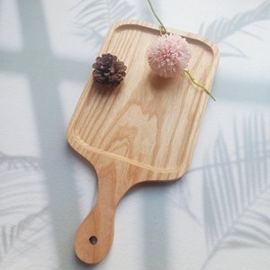 Vente en gros de planche à découper rectangulaire en bois de frêne et d'acacia avec poignée, plateau de service pour pizza au fromage du Vietnam - Product Image 2