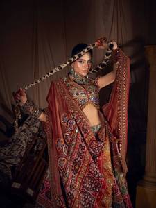 Lehenga traditionnel indien spécial Navratri en coton mousseline gaufré avec véritable travail de miroir, longueur ras du sol, multicolore, dentelle faite main pour les fêtes - Product Image 1