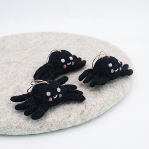 Adorno de Araña Negra de Fieltro y Hilo, Divertido y Bonito, Decoración Colgante de Halloween, Set de Regalo para Niños, Venta al por Mayor - Product Image 4
