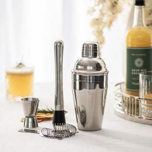 Shaker à cocktails en acier inoxydable robuste avec finition polie miroir, idéal pour la préparation et le mélange de cocktails - Product Image 6