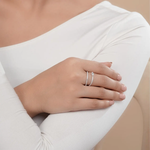 Anillo con Diamantes Creados en Laboratorio, Corte Marquesa y Redondo, Diseño Minimalista, Anillo con Diamantes Certificados, Oro de 18K y Platino, Joyería Fina Elegante - Product Image 3