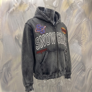 เสื้อฮู้ดซิปครอปทรงโอเวอร์ไซส์ Snowgrace ดีไซน์ขาดๆ แต่งกระเป๋าหน้า พร้อมโลโก้ เสื้อผ้าลำลองสำหรับผู้ชาย ใส่ได้ในช่วงฤดูใบไม้ร่วง - Product Image 2