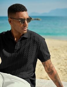 เสื้อโปโลผู้ชาย Vortex Knit แขนสั้น ผ้าทอเนื้อสัมผัสพิเศษ ยืดหยุ่นได้ เหมาะสำหรับเล่นกอล์ฟ ใส่เที่ยวทะเลช่วงฤดูร้อน - Product Image 6